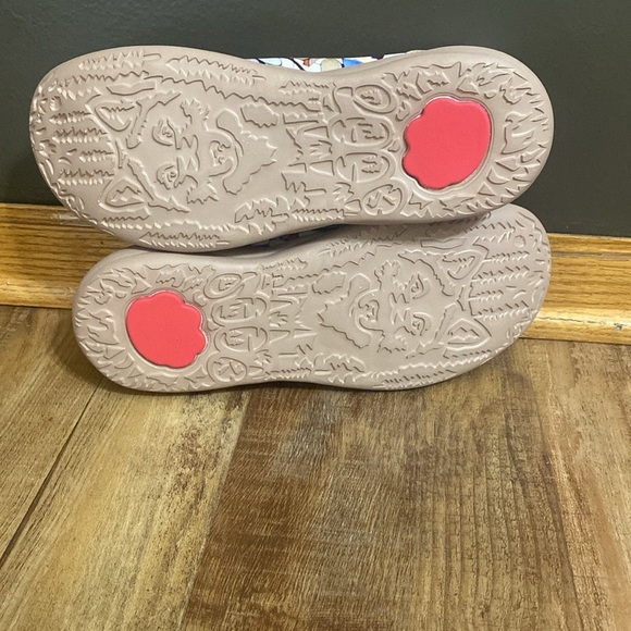 Unbranded unisex colorful tree/leaf print loafers
Size 8 men’s, 9.5 women’s - Picture 8 of 10